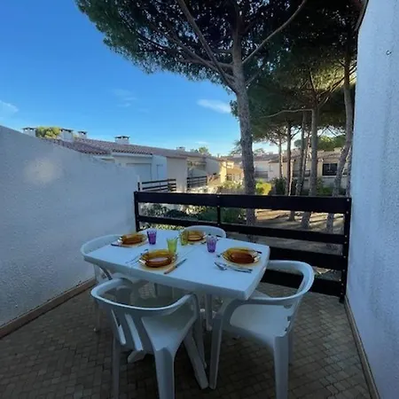 Apartment Pres Village Naturiste - 4 Pers. - Fr-1-880-11 Agde